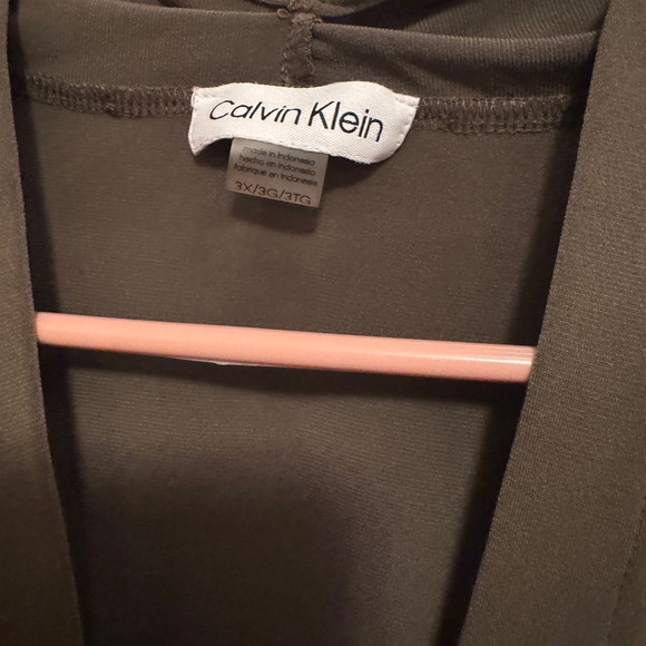 Women’s Calvin Klein tank. - Picture 4 of 4